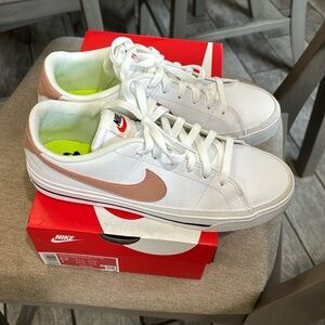 Womens Nike court legacy sneakers worn 1 time white/ Rose size 8.5